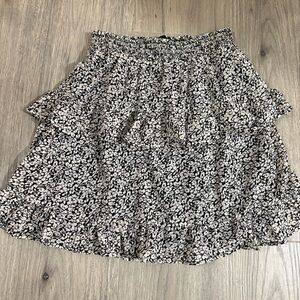High Waisted Tired Floral Mini Skirt Sz XS Beige Black Cottagecore Fairy Spring